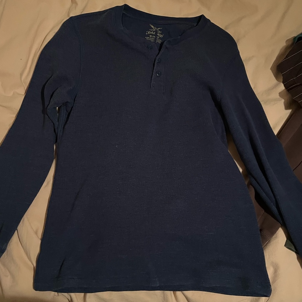 Faded Glory medium Henley